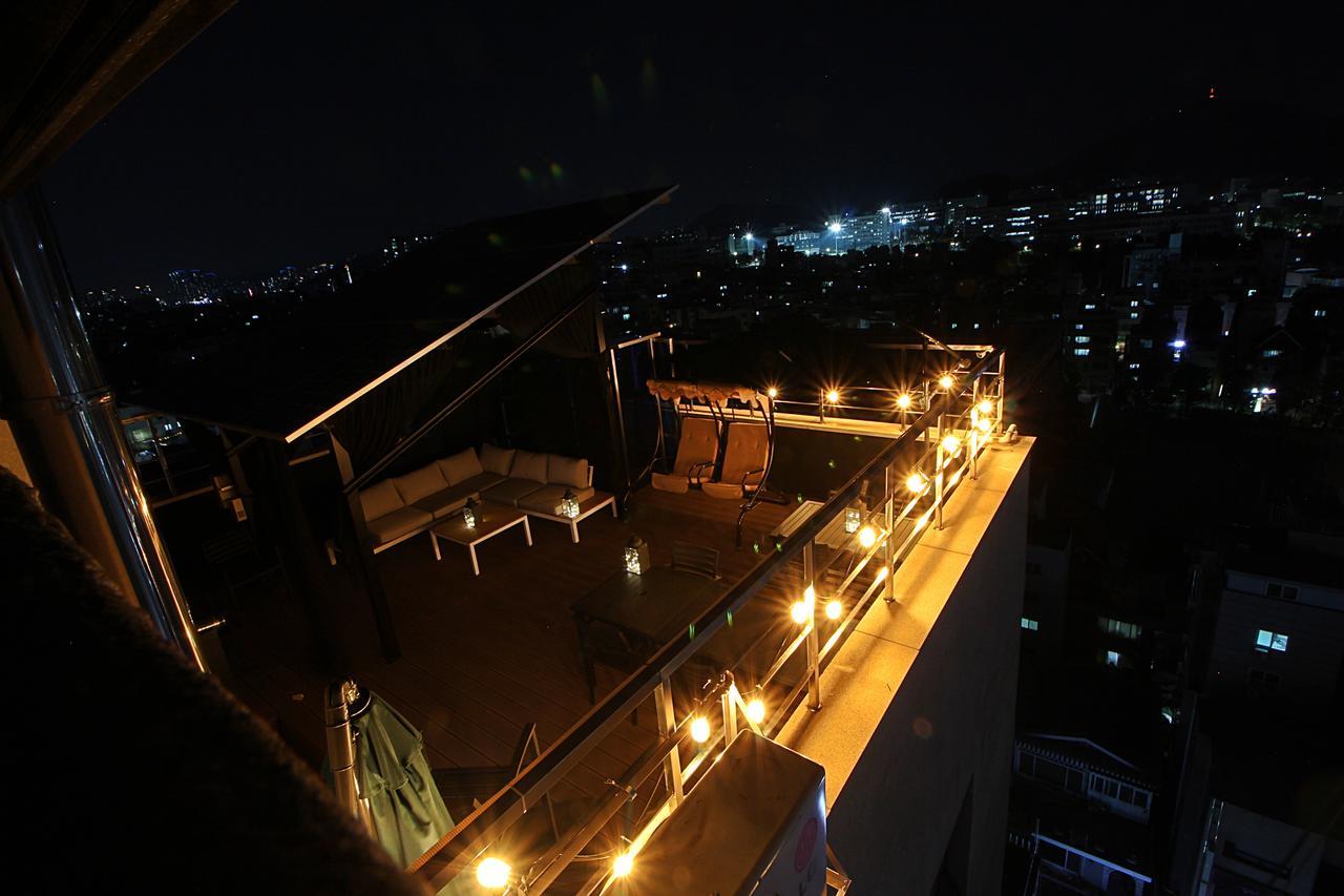 Roadhouse Hongdae Shinchon Hotel โซล ภายนอก รูปภาพ