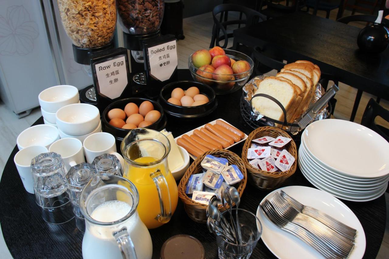 Roadhouse Hongdae Shinchon Hotel โซล ภายนอก รูปภาพ