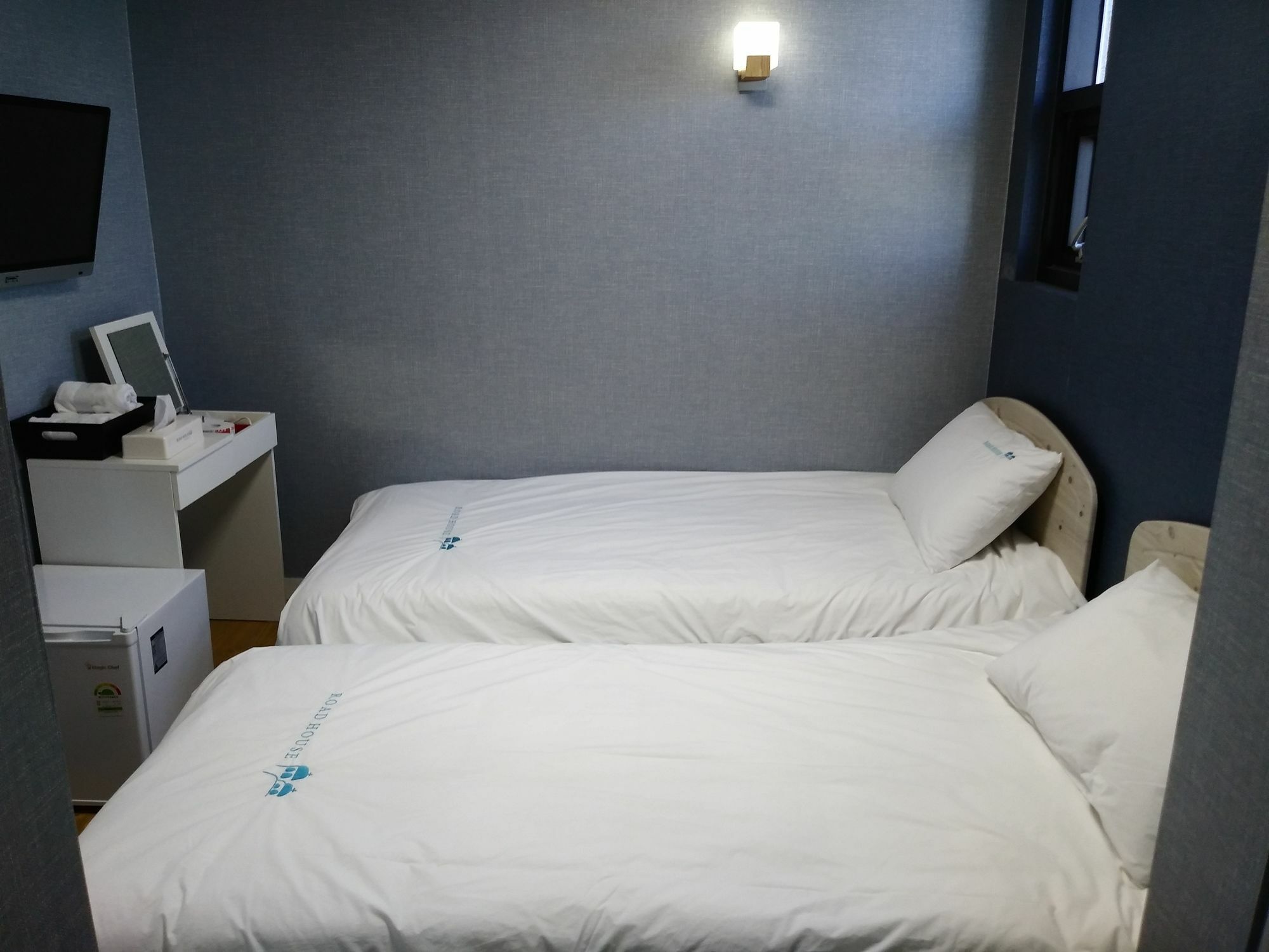 Roadhouse Hongdae Shinchon Hotel โซล ภายนอก รูปภาพ