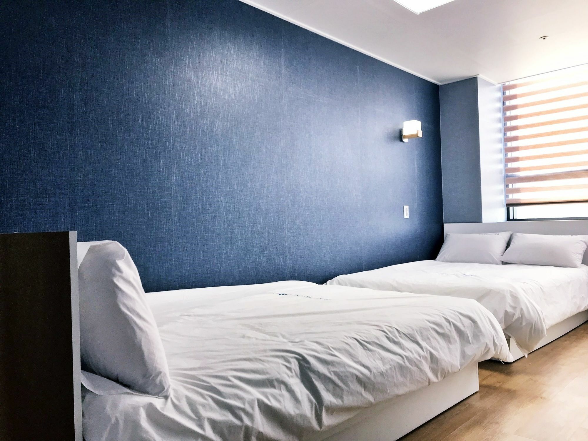 Roadhouse Hongdae Shinchon Hotel โซล ภายนอก รูปภาพ