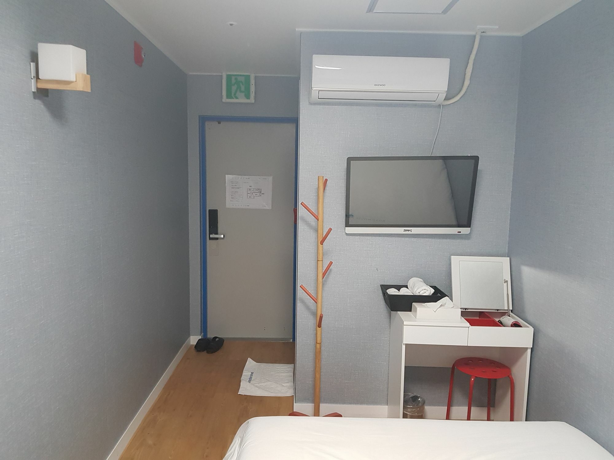 Roadhouse Hongdae Shinchon Hotel โซล ภายนอก รูปภาพ
