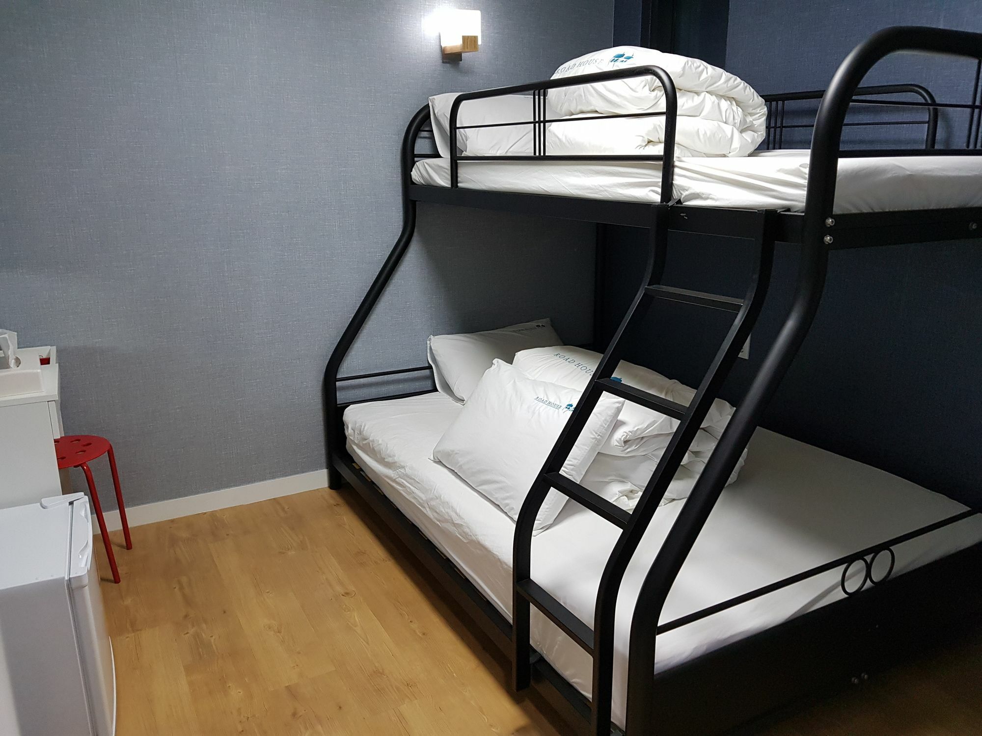 Roadhouse Hongdae Shinchon Hotel โซล ภายนอก รูปภาพ
