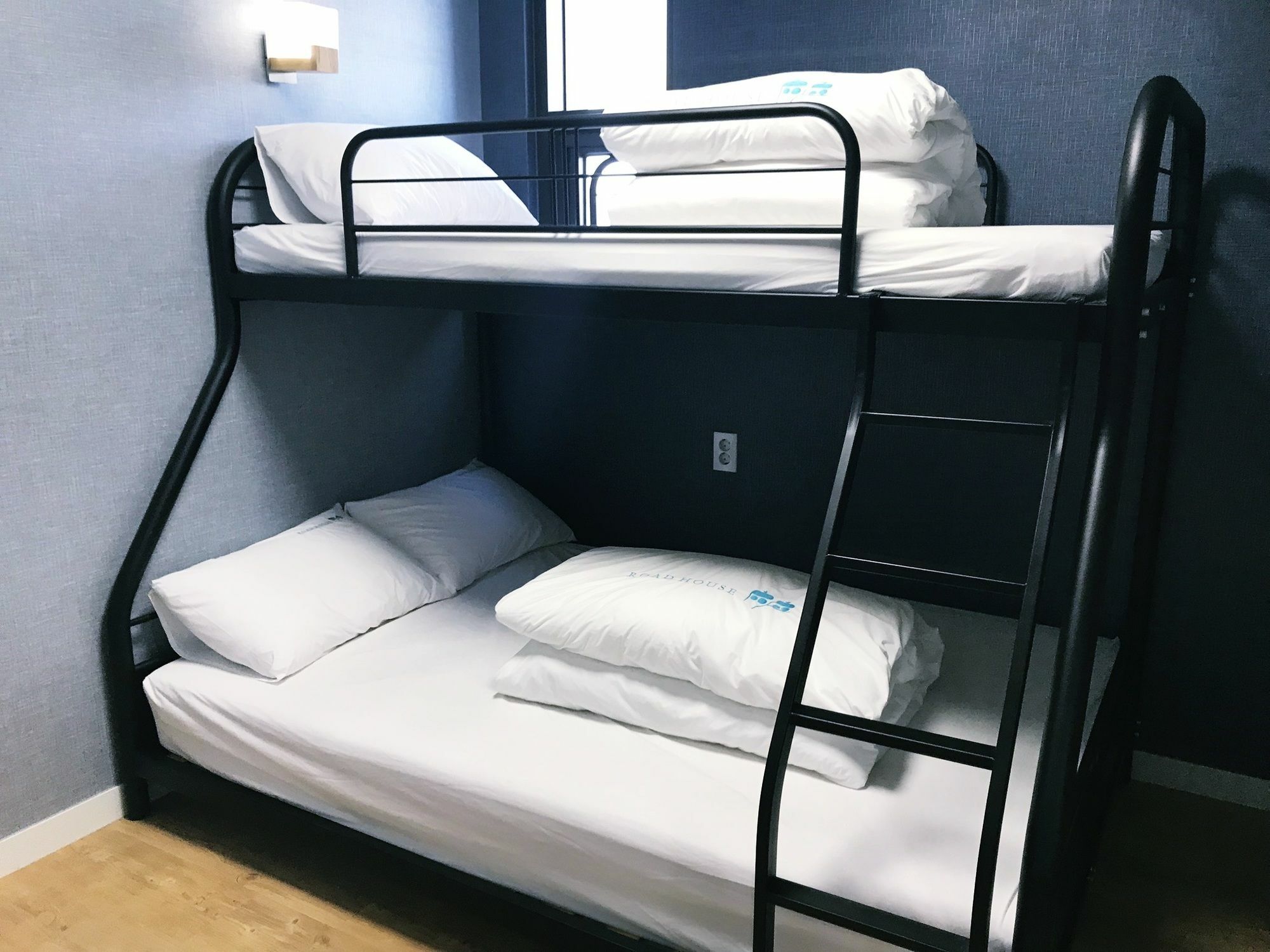 Roadhouse Hongdae Shinchon Hotel โซล ภายนอก รูปภาพ