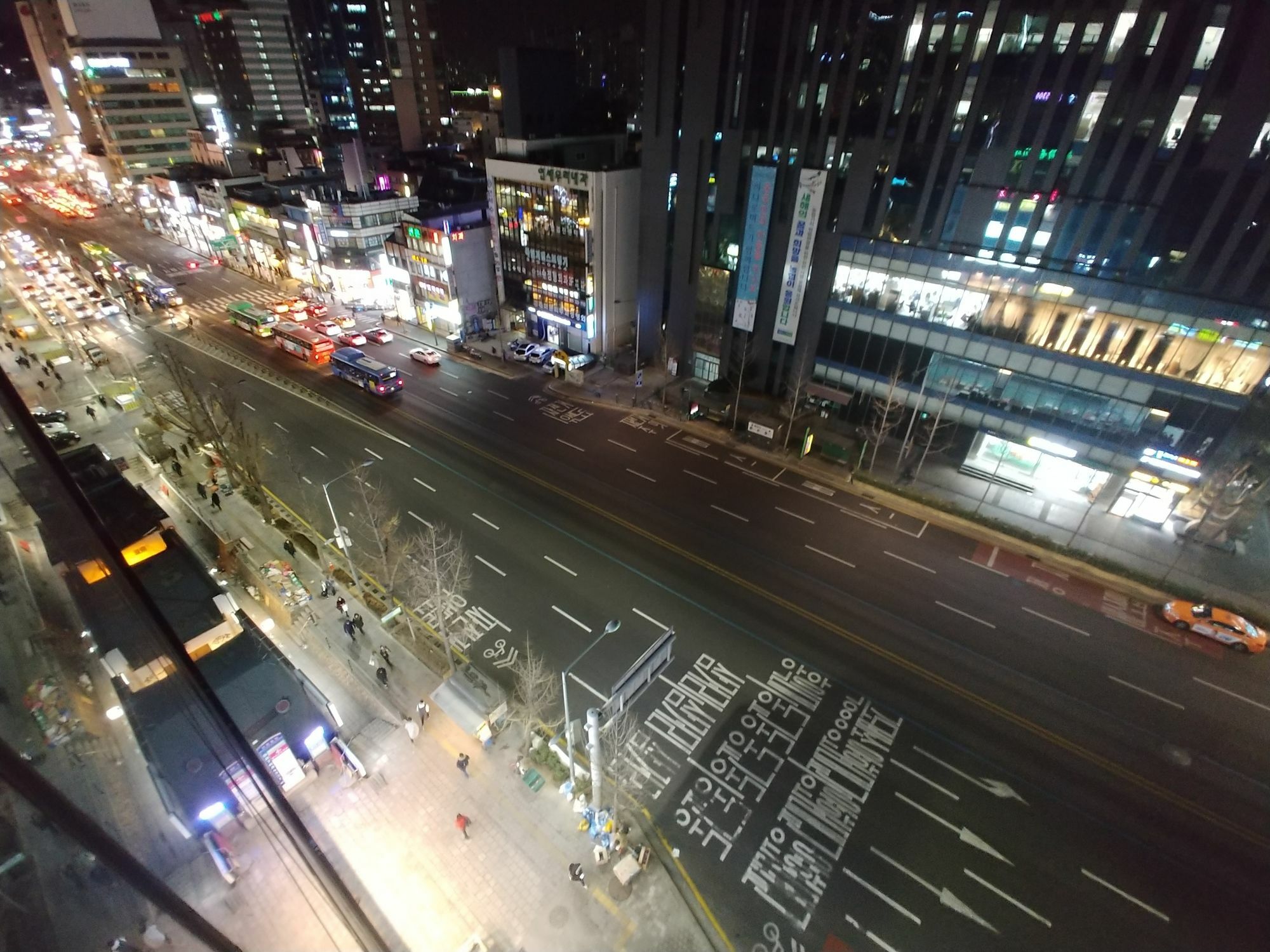 Roadhouse Hongdae Shinchon Hotel โซล ภายนอก รูปภาพ