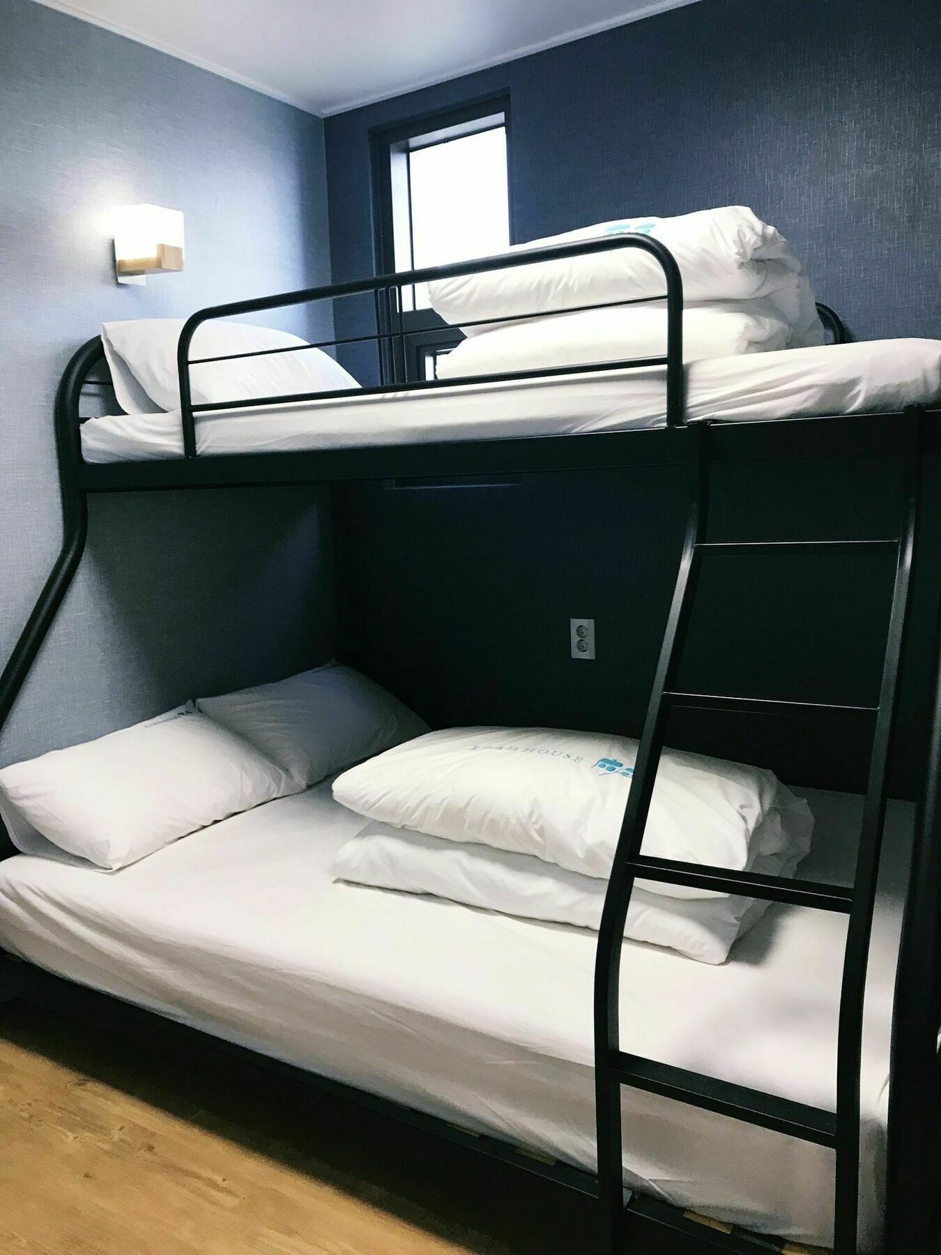 Roadhouse Hongdae Shinchon Hotel โซล ภายนอก รูปภาพ
