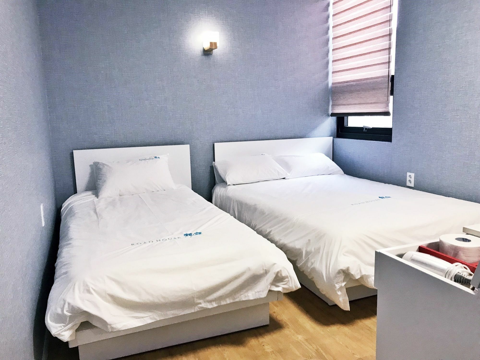 Roadhouse Hongdae Shinchon Hotel โซล ภายนอก รูปภาพ