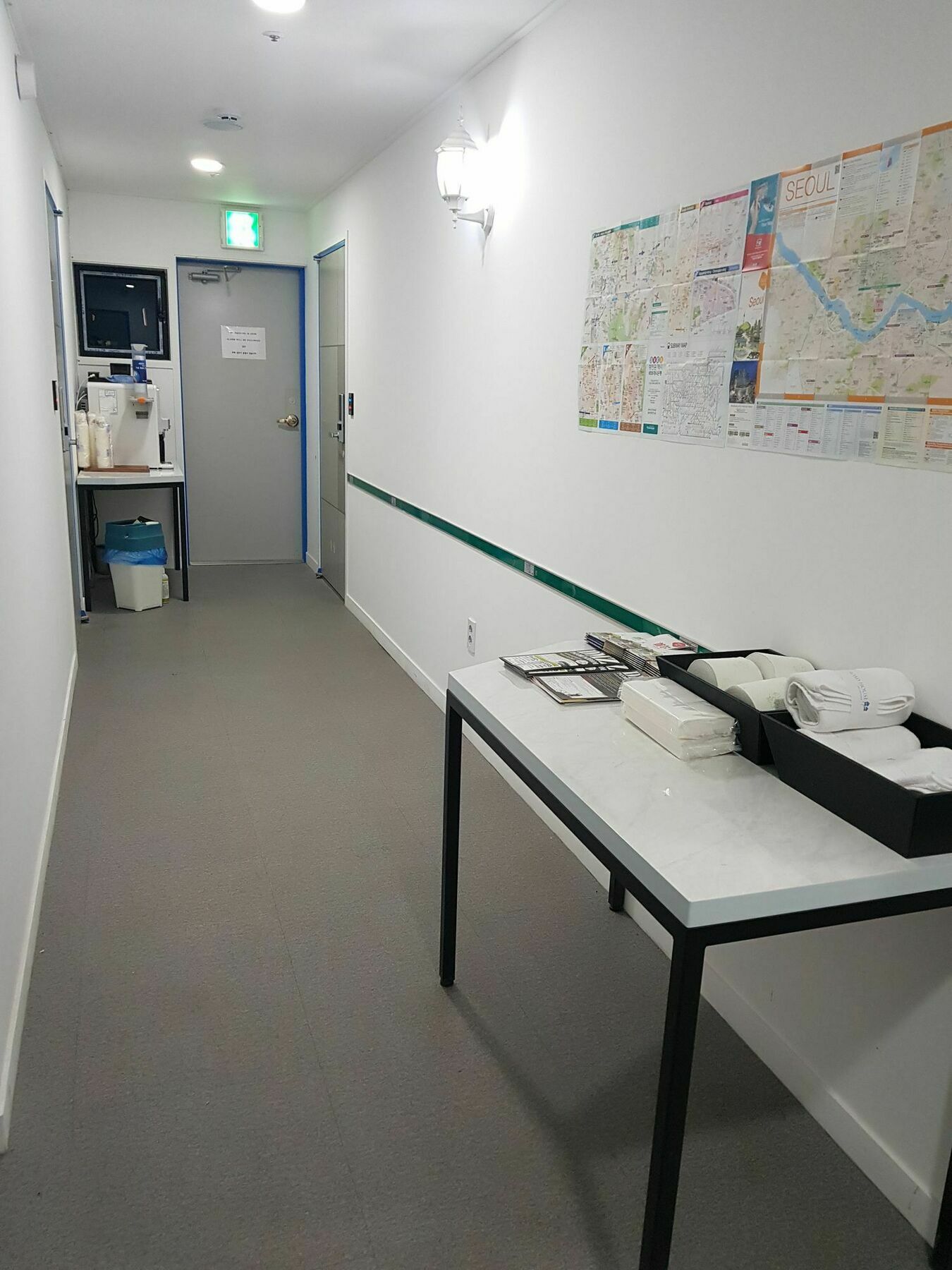 Roadhouse Hongdae Shinchon Hotel โซล ภายนอก รูปภาพ