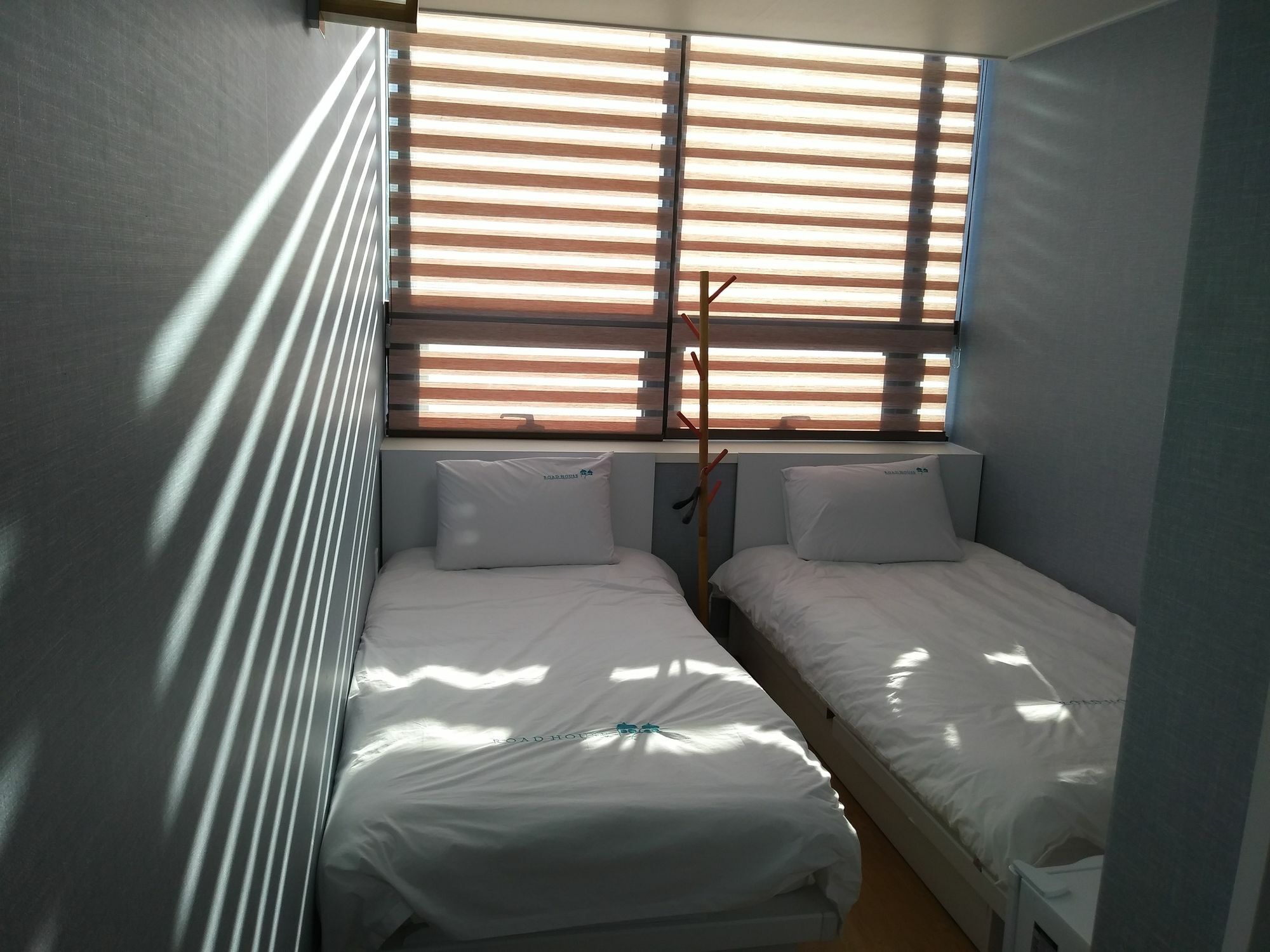 Roadhouse Hongdae Shinchon Hotel โซล ภายนอก รูปภาพ