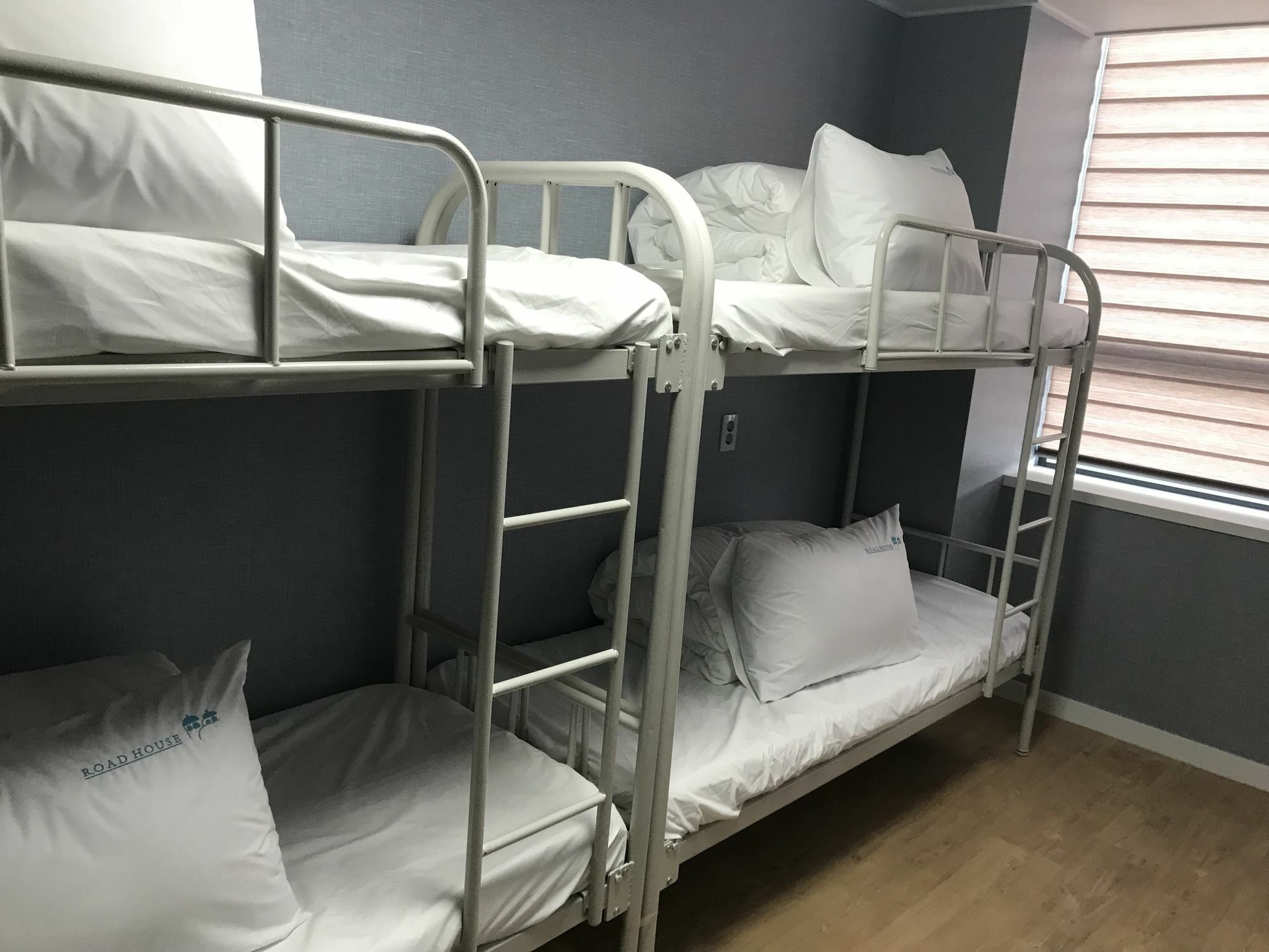 Roadhouse Hongdae Shinchon Hotel โซล ภายนอก รูปภาพ